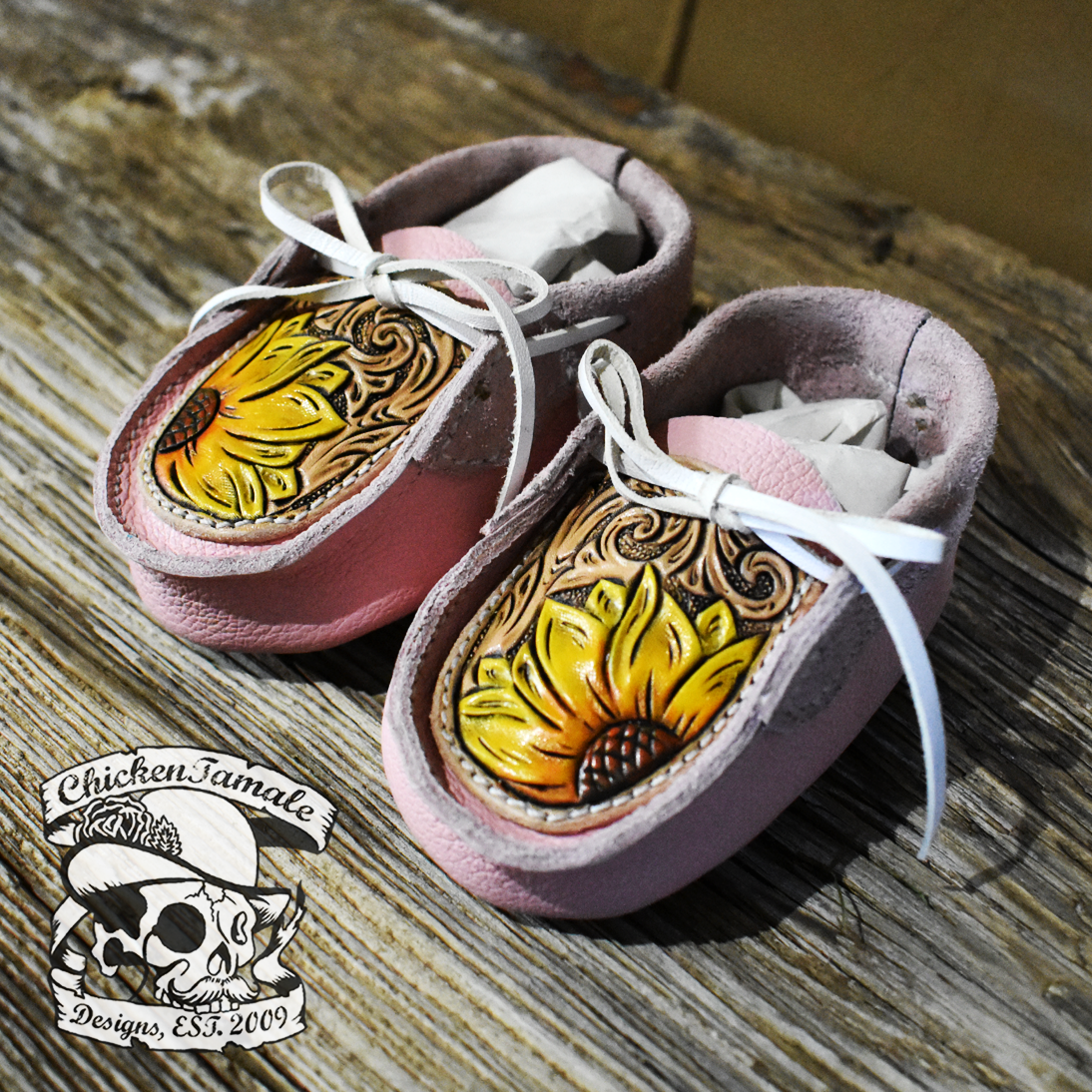 Baby crib sale shoes pink